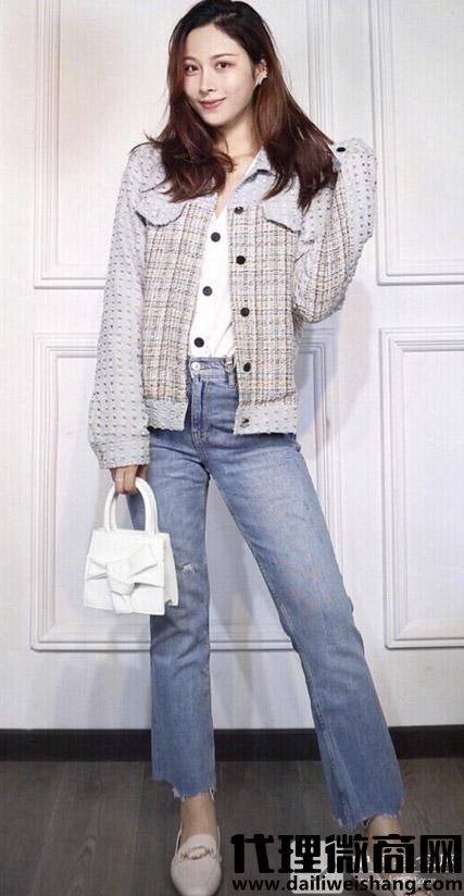 牛仔褲配什么鞋,牛仔褲搭配什么鞋子比較好看